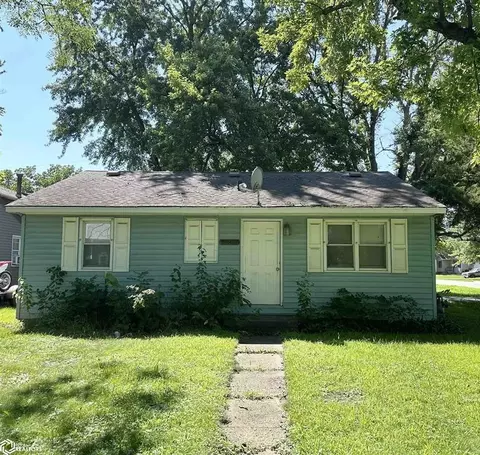 1101 Cottage Rd, Webster City, IA 50595