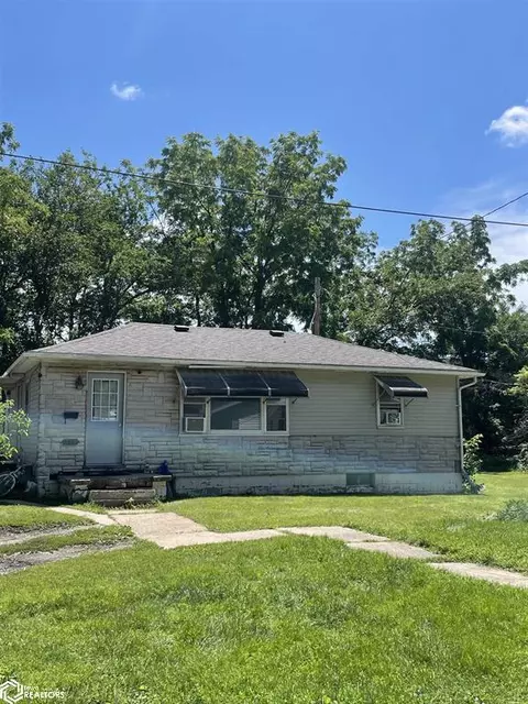 312 Washington St, Marshalltown, IA 50158