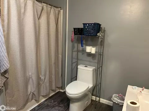 Bath - 908 2nd St NE, Hampton, IA 50441 photo 1 of 1