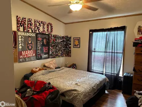 Bedroom - 908 2nd St NE, Hampton, IA 50441 photo 2 of 4