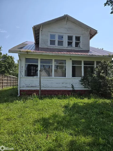 405 N Center St, La Harpe, IL 61450