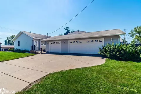912 E South St, Marshalltown, IA 50158