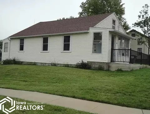 201 1st Ave NE, Epworth, IA 52045