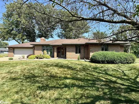 802 Parkcrest Ln, Audubon, IA 50025