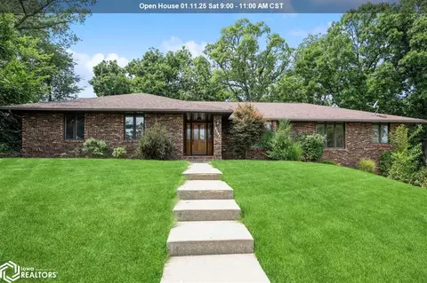 1414 Sunrise Dr, Knoxville, IA 50138