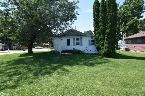 822 2nd St SW, Clarion, IA 50525
