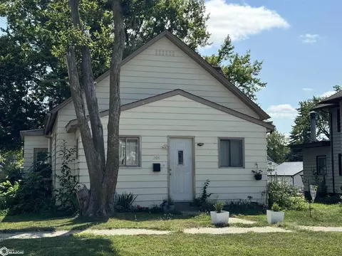 209 S Peterson St, Creston, IA 50801