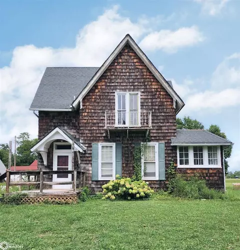 235 Polk St, Warsaw, IL 62379