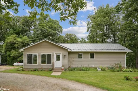 13862 112th St, Wapello, IA 52653