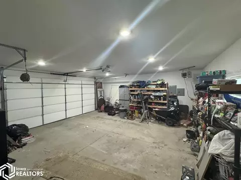204 E Grant St, Centerville, IA 52544 photo 32