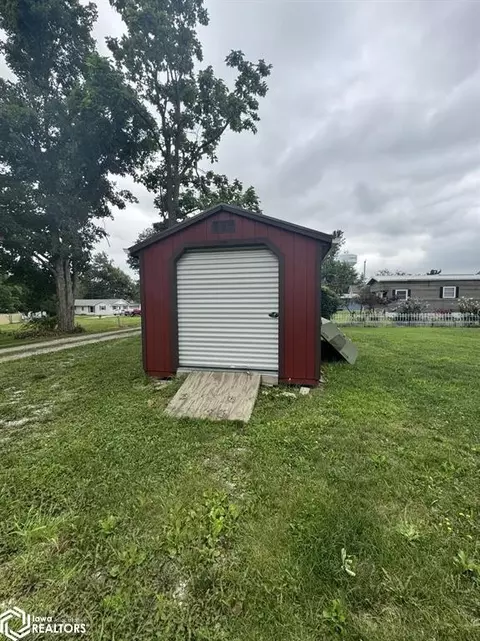 204 E Grant St, Centerville, IA 52544 photo 8