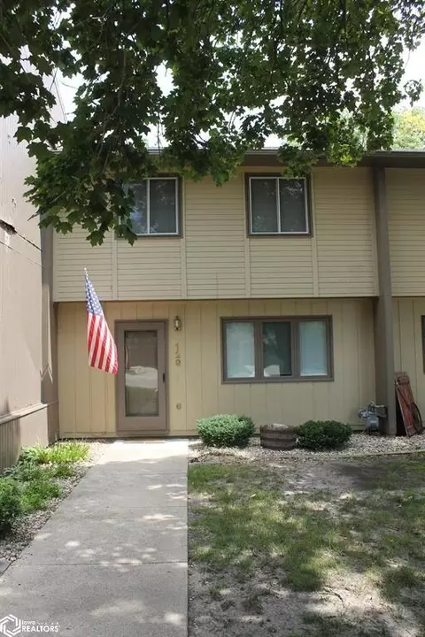 129 Sweetgrass Ln, Forest City, IA 50436