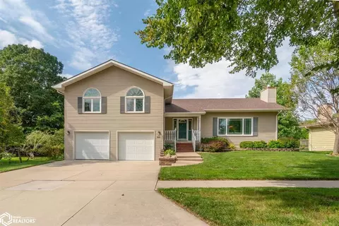 1014 15th St SE, Mason City, IA 50401