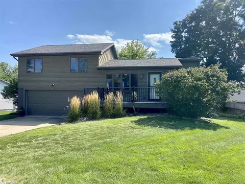 2205 Sugar Creek Ln, Marshalltown, IA 50158