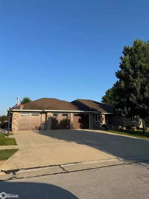 108 Richardson Ct, Algona, IA 50511