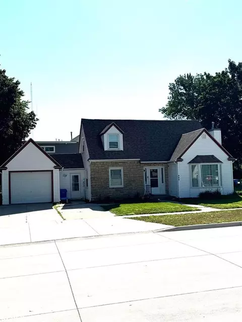402 N Phillips St, Algona, IA 50511