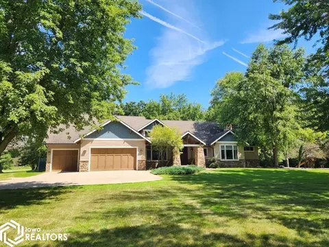 95 Oak Run Dr, Mason City, IA 50401