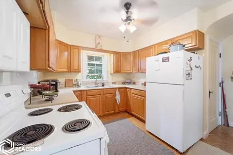 1102 11th Ave, Eldora, IA 50627 photo 6