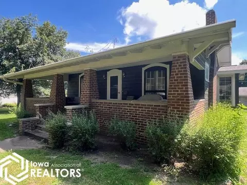 402 N Clark St, Winfield, IA 52659