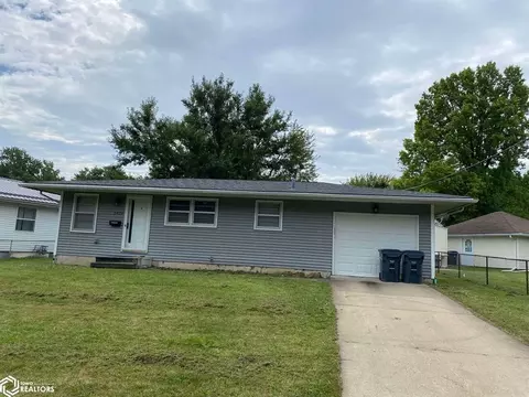 2429 Herman Ave, Burlington, IA 52601