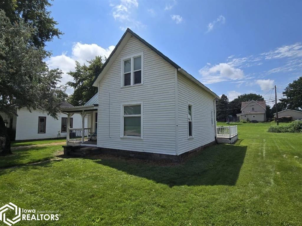 307 S Main St  