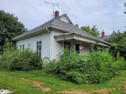 520 S Main St, Sigourney, IA 52591