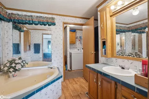 Bath - 921 Diagonal Rd, Malcom, IA 50157 photo 1 of 3