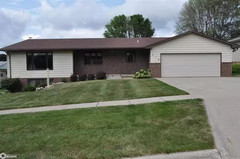 719 San Salvador Ave, Carroll, IA 51401