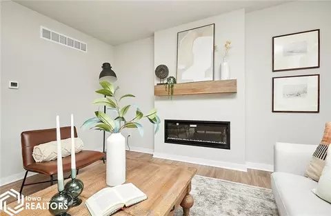 651 Pine Ave, Norwalk, IA 50211