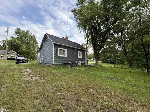 Exterior - 702 W Maple St, Centerville, IA 52544 photo 6 of 6