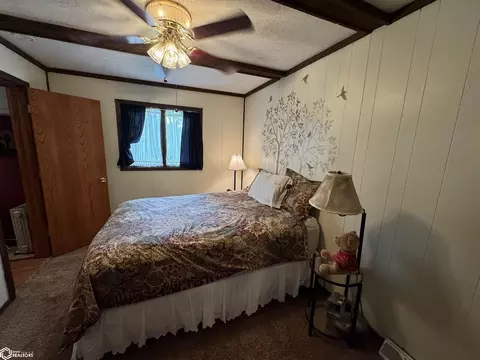 Bedroom - 702 W Maple St, Centerville, IA 52544 photo 2 of 3