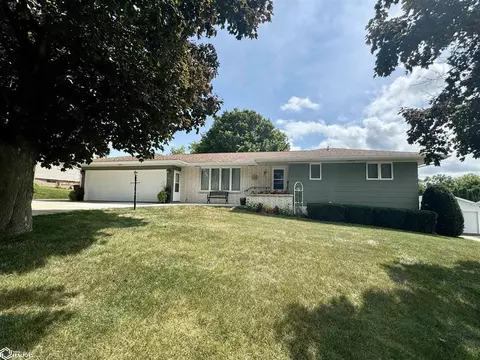 1007 Grandview Dr, Audubon, IA 50025