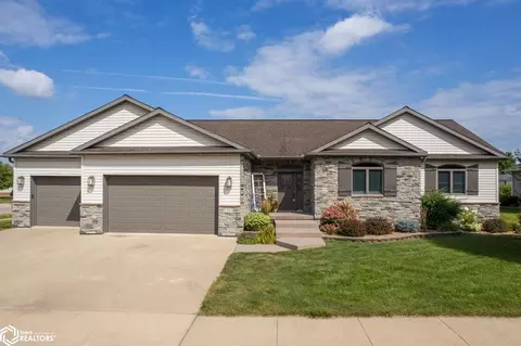 1501 Emerald Ct, Mason City, IA 50401