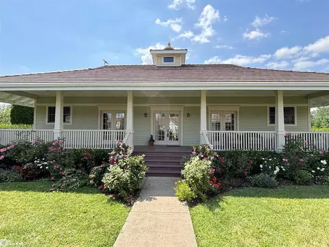 1742 Jade Ave, Fairfield, IA 52556