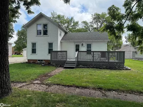 517 7th St, Whittemore, IA 50598