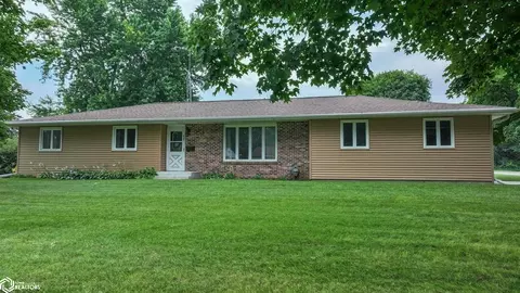 600 5th Ave, Ackley, IA 50601