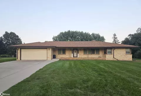 310 Orchard Dr, Marshalltown, IA 50158