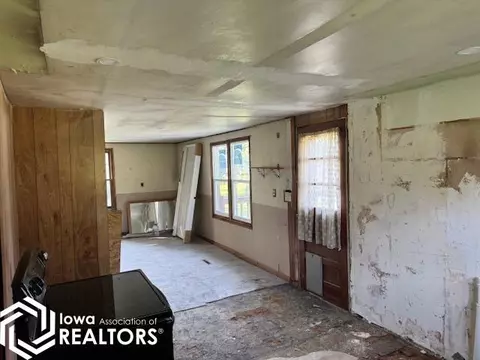 Entry Way - 406 Jackson St, Gravity, IA 50848 photo 2 of 4