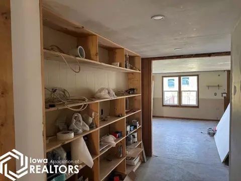 Entry Way - 406 Jackson St, Gravity, IA 50848 photo 3 of 4
