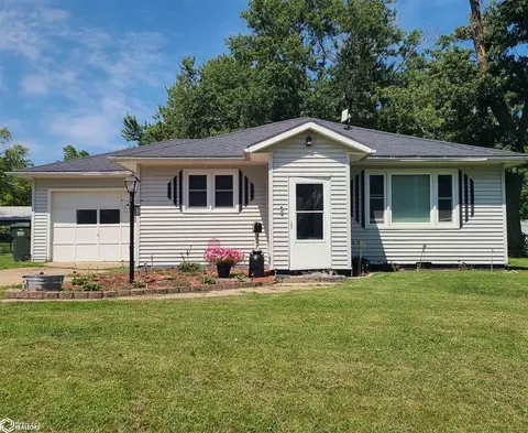 307 E Moore St E, Corydon, IA 50060