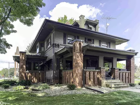 102 1st Ave SE, Hampton, IA 50441