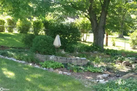 Exterior - 334 Park Dr, Hamilton, IL 62341 photo 10 of 12