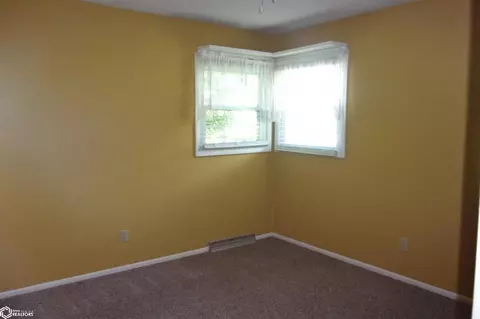 Bedroom - 334 Park Dr, Hamilton, IL 62341 photo 2 of 4