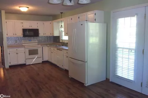 Kitchen - 334 Park Dr, Hamilton, IL 62341 photo 1 of 1