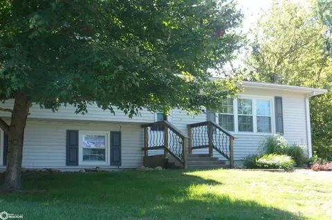 Exterior - 334 Park Dr, Hamilton, IL 62341 photo 2 of 12