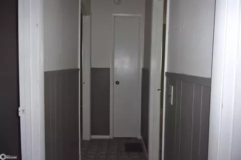 Entry Way - 334 Park Dr, Hamilton, IL 62341 photo 3 of 4