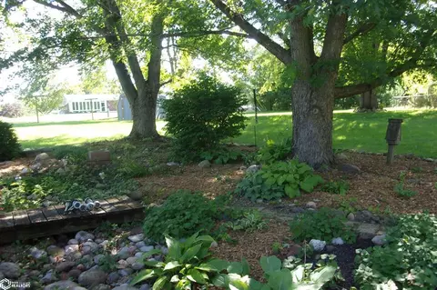 Exterior - 334 Park Dr, Hamilton, IL 62341 photo 11 of 12