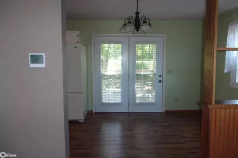 Entry Way - 334 Park Dr, Hamilton, IL 62341 photo 1 of 4