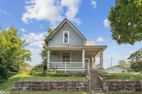 914 S 13th St, Burlington, IA 52601