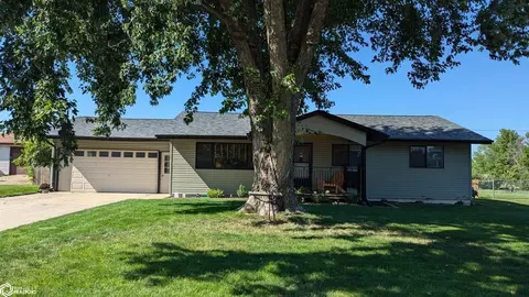3001 Nelson Rd, Marshalltown, IA 50158